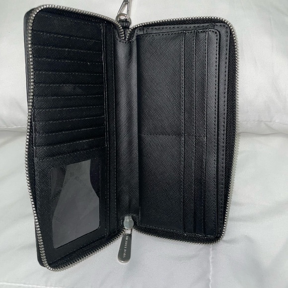 Michael Kors - Black Leather Continental Wristlet - Picture 4 of 6